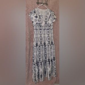 Maxi blue and white pattern ruffled sleeves dress v neck maxi dress size L